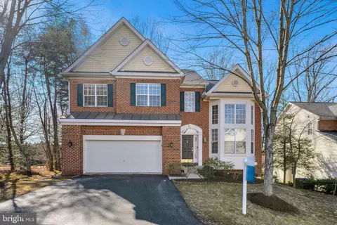 4741 Feature Oak Way, Fairfax, VA 22032