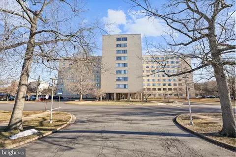 6641 Wakefield Dr #206, Alexandria, VA 22307