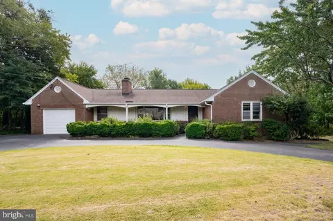 3129 Glen Carlyn Rd, Falls Church, VA 22041