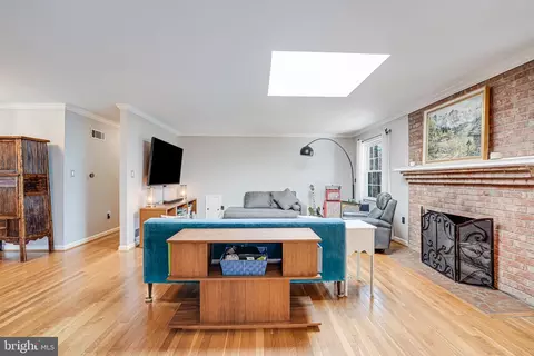 Living - 12132 Stirrup Rd, Reston, VA 20191 photo 2 of 4