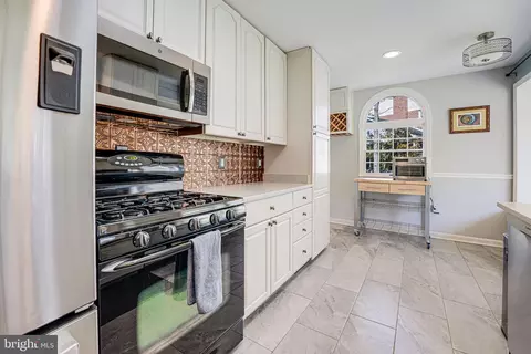 Kitchen - 12132 Stirrup Rd, Reston, VA 20191 photo 2 of 4