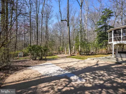 Exterior - 12132 Stirrup Rd, Reston, VA 20191 photo 12 of 21