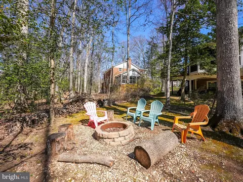 Exterior - 12132 Stirrup Rd, Reston, VA 20191 photo 17 of 21