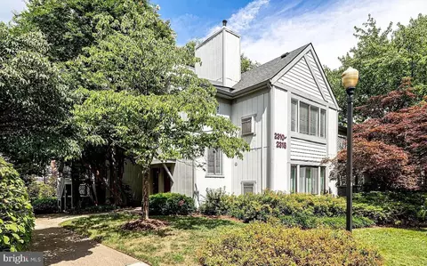 2312 Hunters Run Dr #2312, Reston, VA 20191