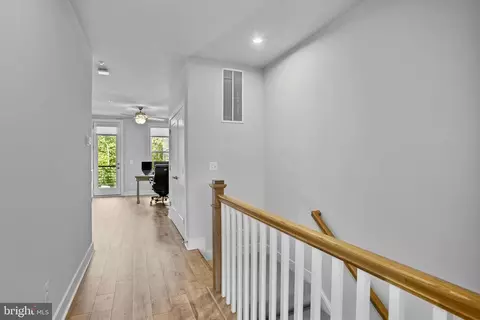1684 Bandit Loop, Reston, VA 20190 photo 11