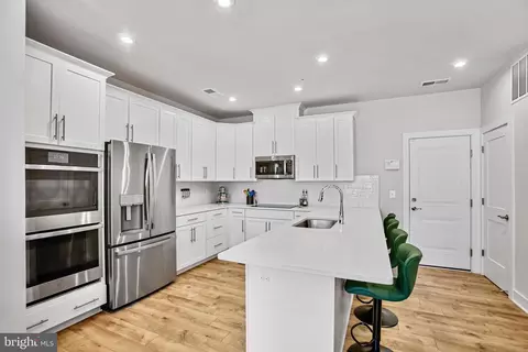 1684 Bandit Loop, Reston, VA 20190 photo 6