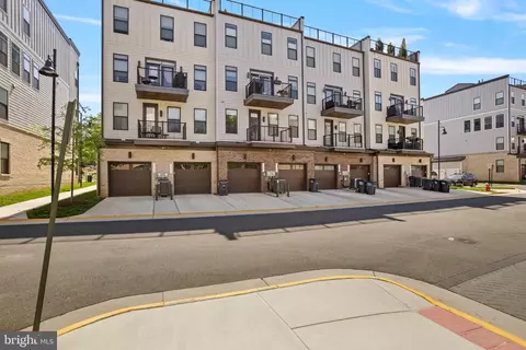 1684 Bandit Loop, Reston, VA 20190 photo 2