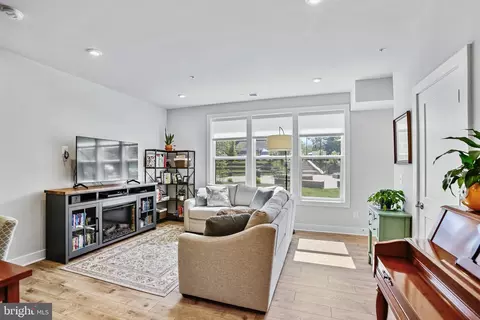 1684 Bandit Loop, Reston, VA 20190 photo 4