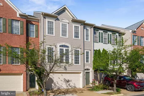 6448 Katherine Ann Ln, Springfield, VA 22150