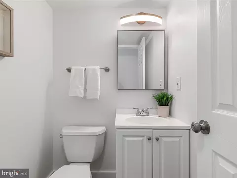 6471 Blarney Stone Ct, Springfield, VA 22152 photo 10