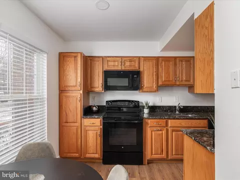 6471 Blarney Stone Ct, Springfield, VA 22152 photo 7