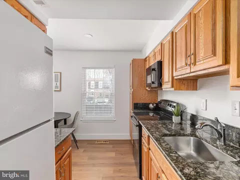 6471 Blarney Stone Ct, Springfield, VA 22152 photo 6
