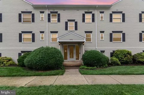 3039 Patrick Henry Dr #102, Falls Church, VA 22044