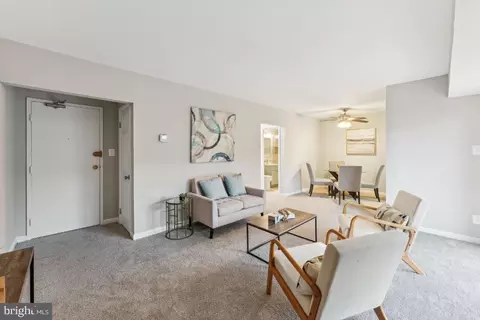 2827 Kalmia Lee Ct #201, Falls Church, VA 22042