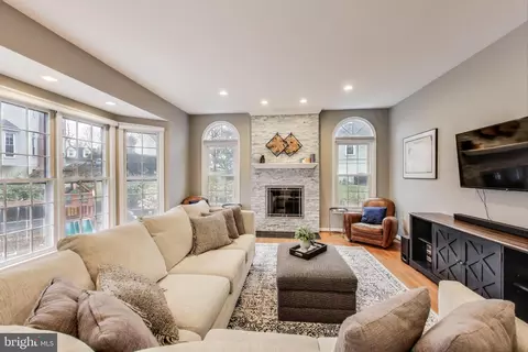 Living - 8967 Scott St, Springfield, VA 22153 photo 1 of 2