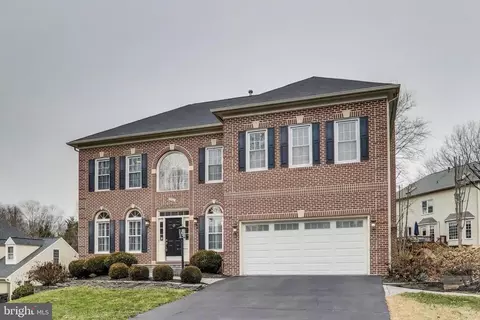 Exterior - 8967 Scott St, Springfield, VA 22153 photo 3 of 10