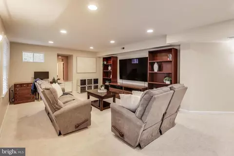 Living - 8967 Scott St, Springfield, VA 22153 photo 2 of 2