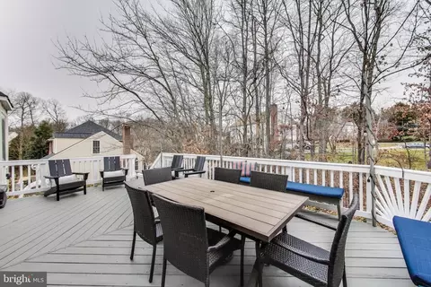 Exterior - 8967 Scott St, Springfield, VA 22153 photo 6 of 10