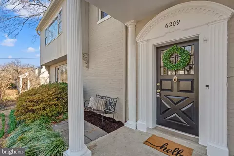 6209 Tally Ho Ln, Alexandria, VA 22307