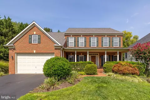 5620 James Gunnell Ln, Alexandria, VA 22310