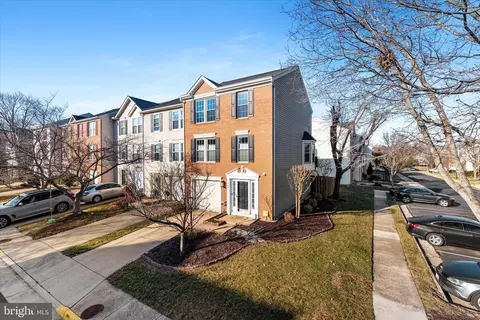 7461 Gadsby Sq, Alexandria, VA 22315