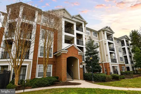 12937 Centre Park Cir #301, Herndon, VA 20171