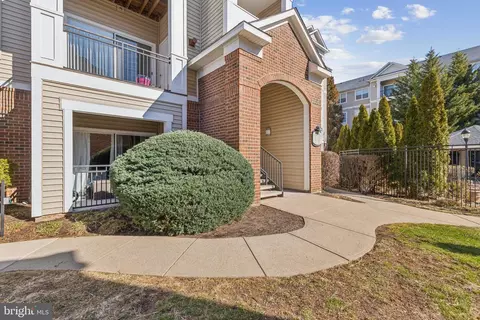 12958 Centre Park Cir #427, Herndon, VA 20171