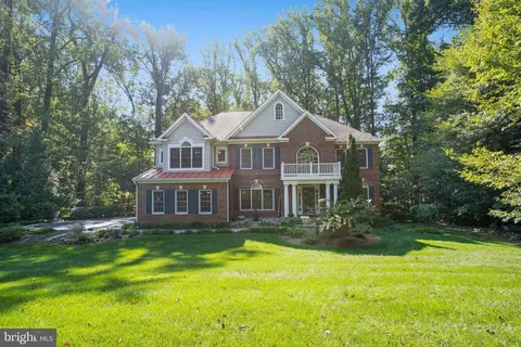 12415 Castner Ct, Fairfax, VA 22030