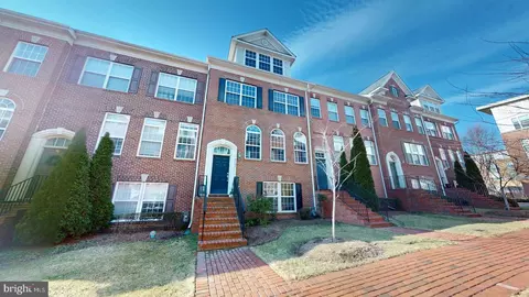 8042 Reserve Way, Vienna, VA 22182