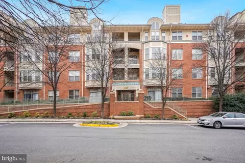 1855 Stratford Park Pl #411, Reston, VA 20190