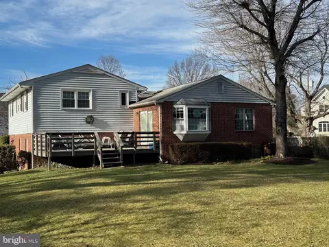 7105 Sea Cliff Rd, Mclean, VA 22101 photo 5