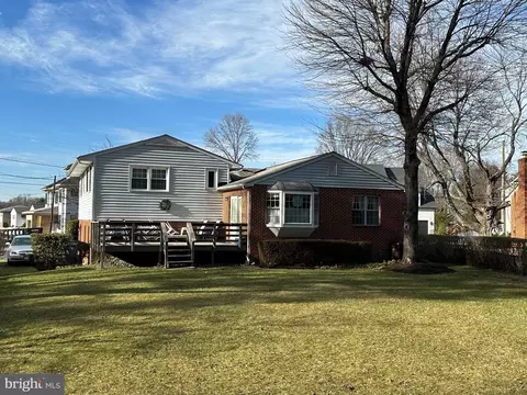 7105 Sea Cliff Rd, Mclean, VA 22101 photo 4