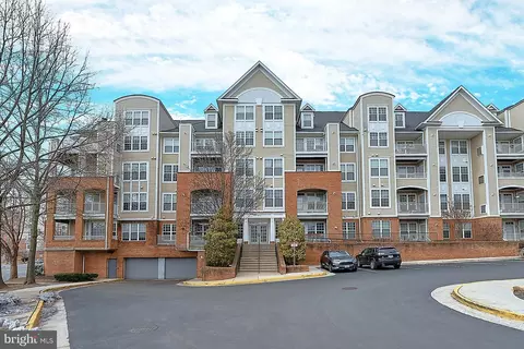 2720 Bellforest Ct #105, Vienna, VA 22180