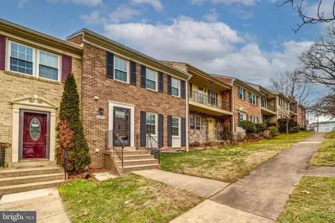 6403 Seven Oaks Dr, Falls Church, VA 22042