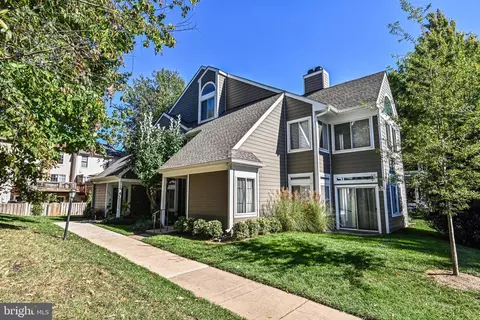 12204 Fort Buffalo Cir #529, Fairfax, VA 22033