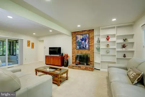 5901 Boothe Dr, Burke, VA 22015 photo 8