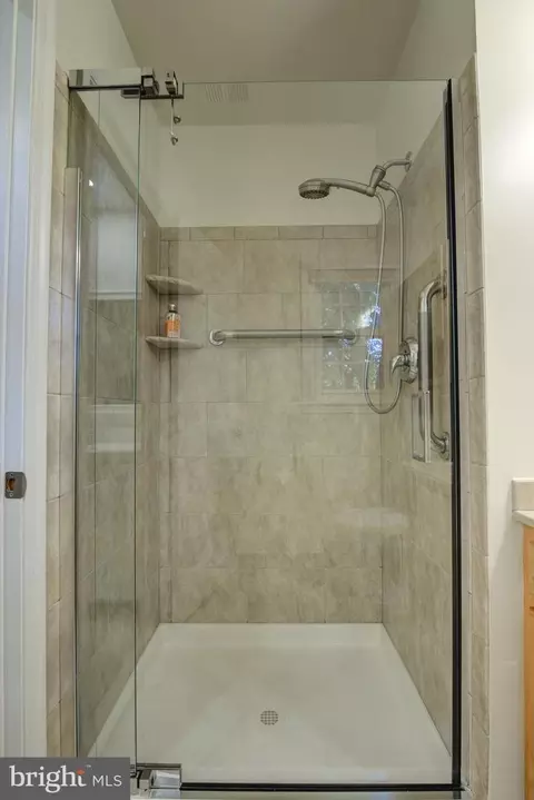 5901 Boothe Dr, Burke, VA 22015 photo 22