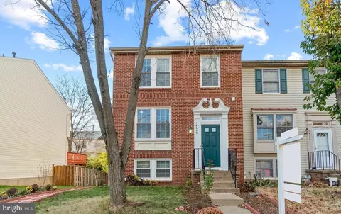 14568 Croatan Dr, Centreville, VA 20120