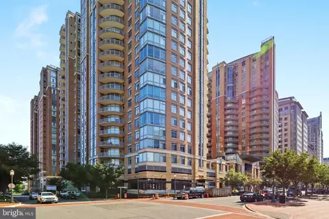 11990 Market St #813, Reston, VA 20190