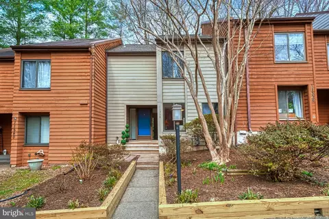 11538 Hearthstone Ct, Reston, VA 20191 photo 2