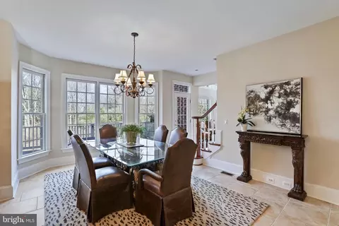 8896 Olson Ct, Mclean, VA 22102 photo 14
