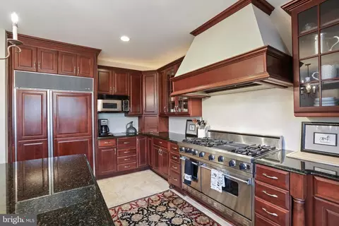 8896 Olson Ct, Mclean, VA 22102 photo 12
