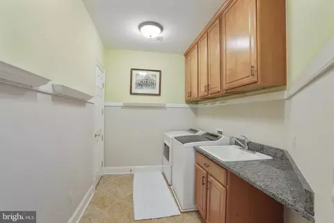 8896 Olson Ct, Mclean, VA 22102 photo 28