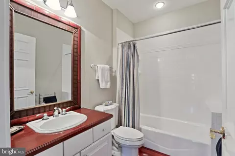 8896 Olson Ct, Mclean, VA 22102 photo 48
