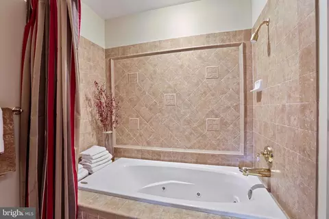 8896 Olson Ct, Mclean, VA 22102 photo 24