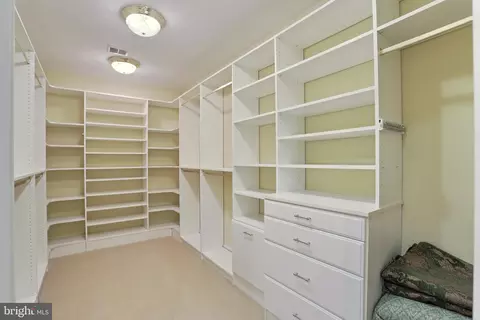 8896 Olson Ct, Mclean, VA 22102 photo 41