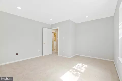10328 Eclipse Ln, Great Falls, VA 22066 photo 35