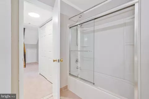 10328 Eclipse Ln, Great Falls, VA 22066 photo 32