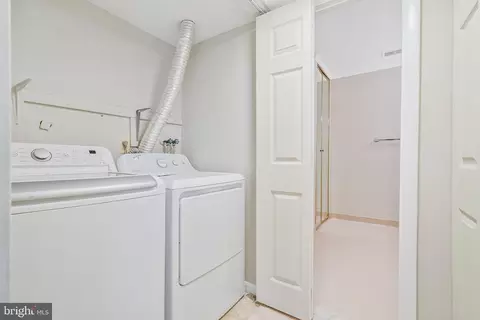 10328 Eclipse Ln, Great Falls, VA 22066 photo 34