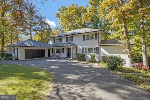 3416 Mansfield Rd, Falls Church, VA 22041